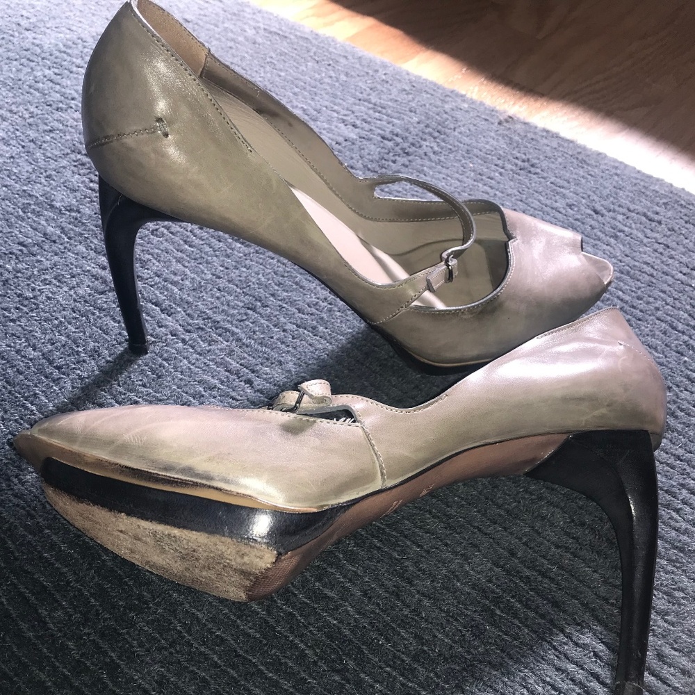 Costume National leather Stiletto EUC 🩶